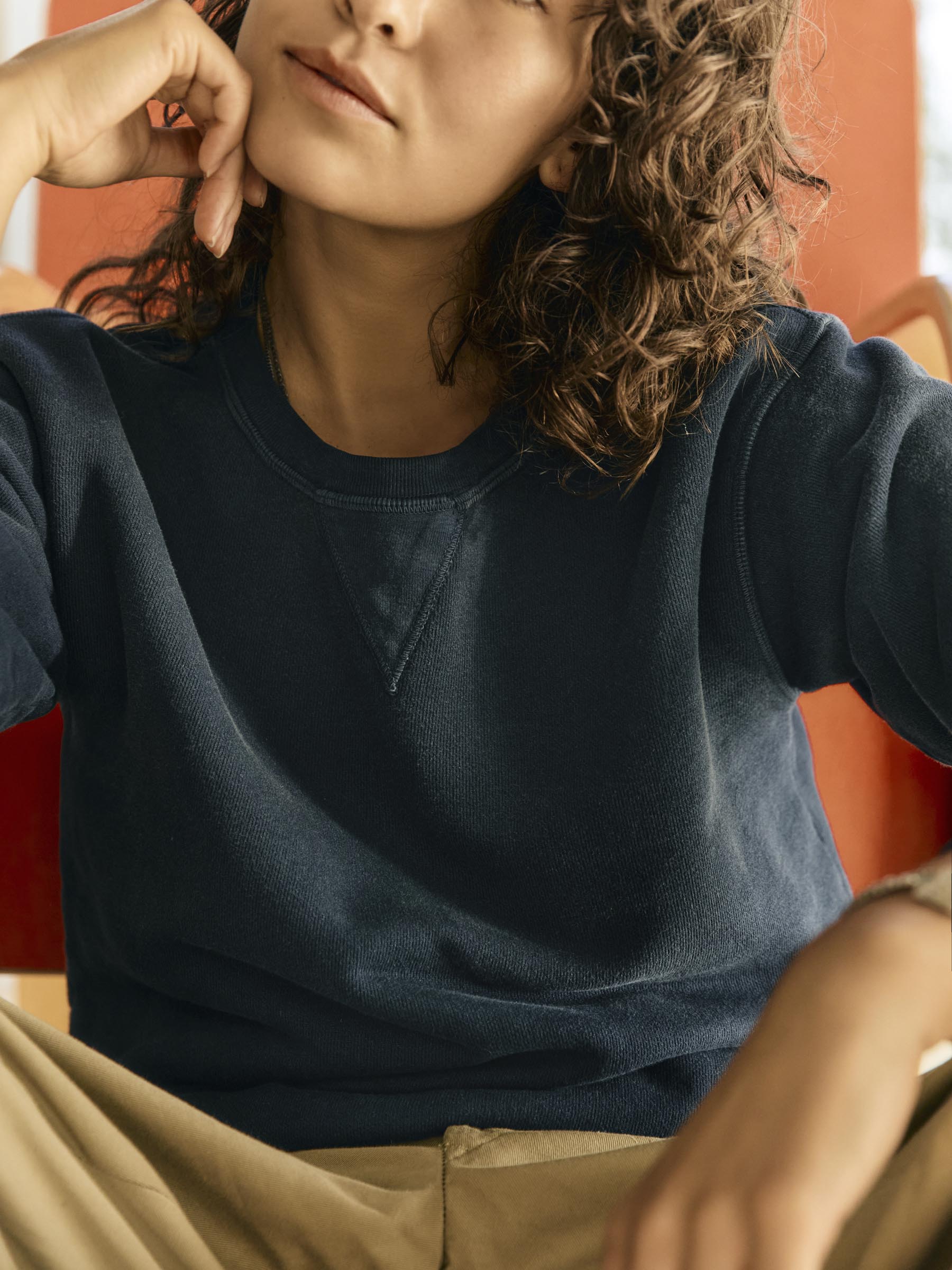 penny sweatshirt in navy - Image 8