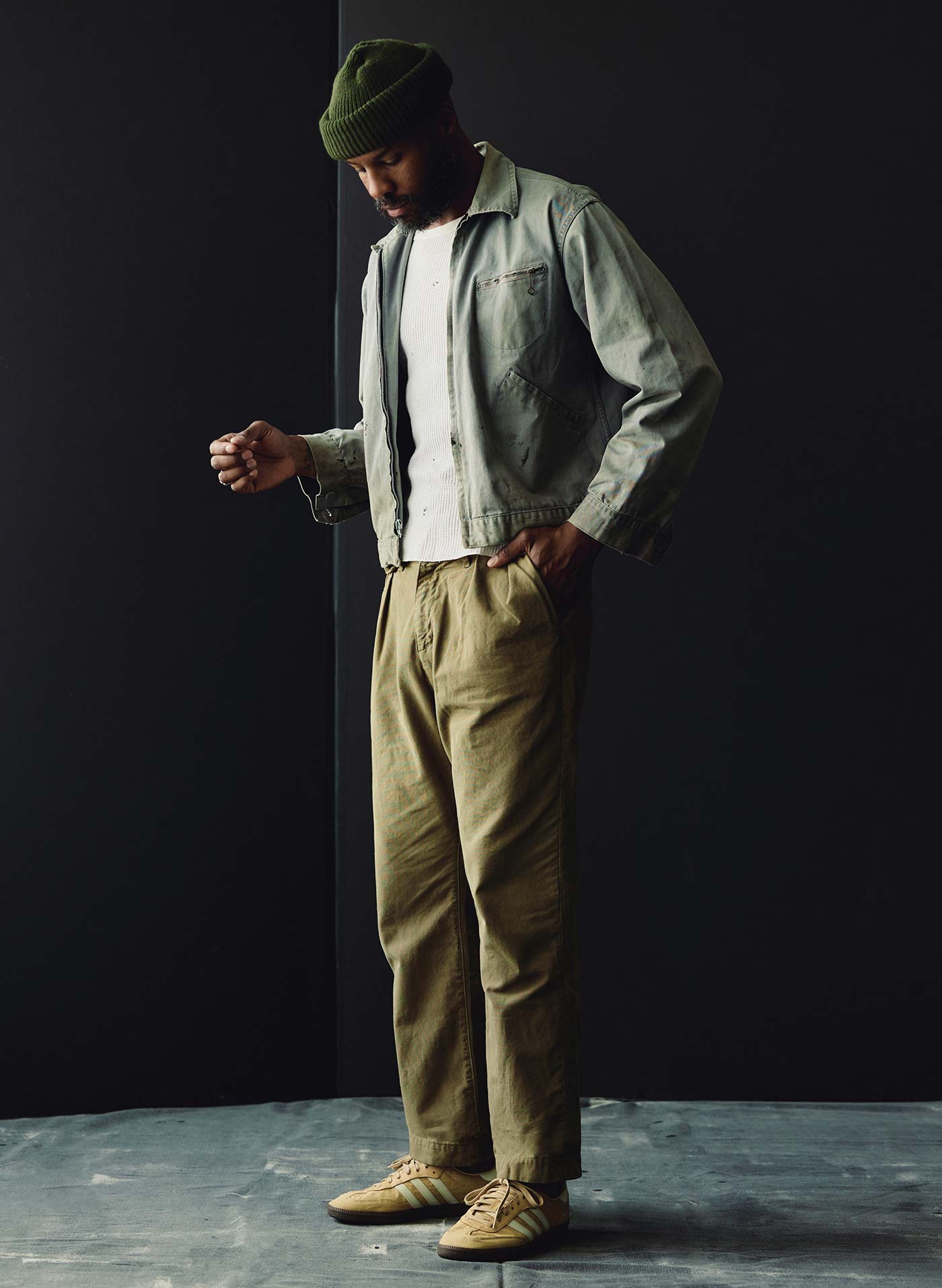 campbell pleated chino in field tan - Image 10