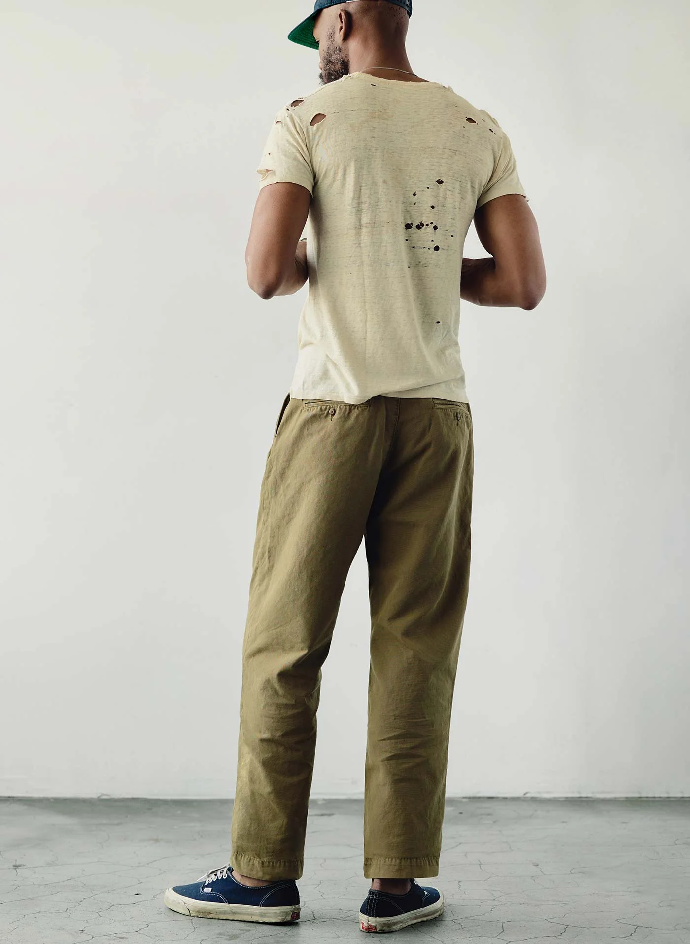 campbell pleated chino in field tan - Image 6