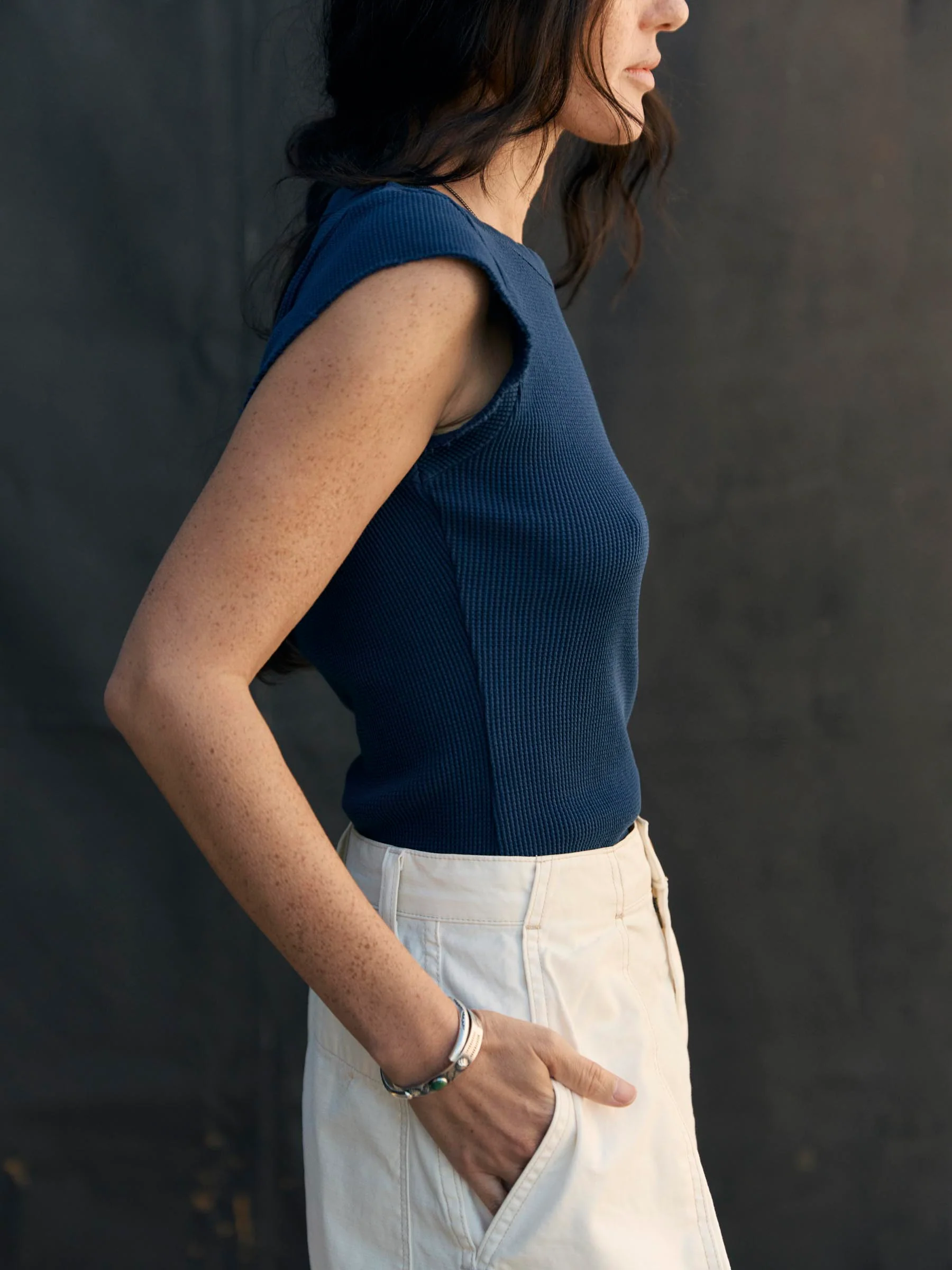 cut sleeve thermal in navy - Image 3