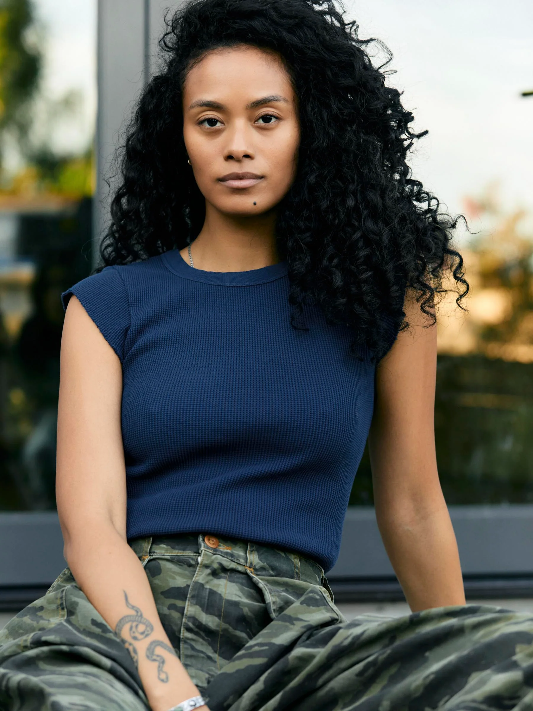 cut sleeve thermal in navy - Image 5