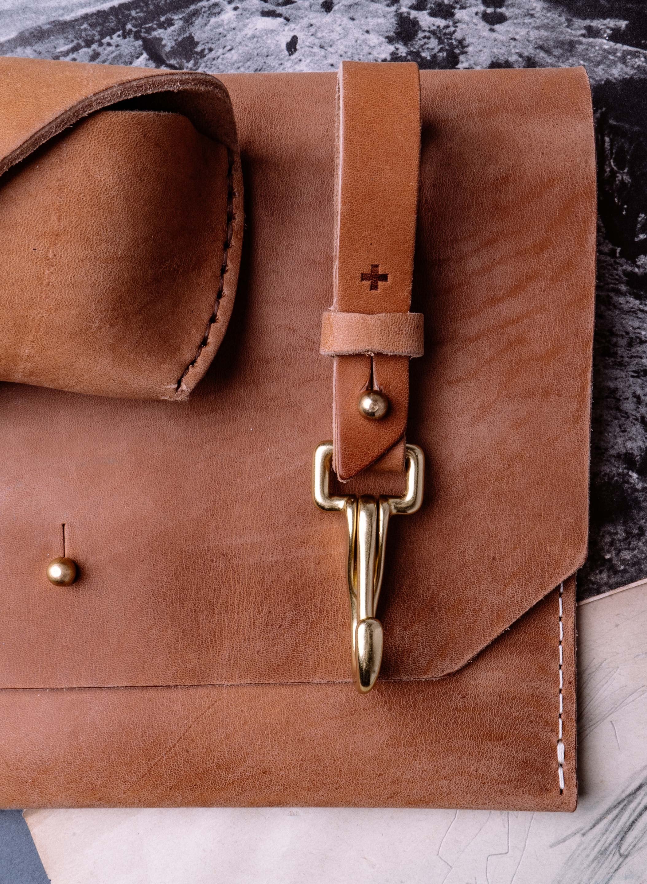emil erwin x i+w keychain in natural - Image 5
