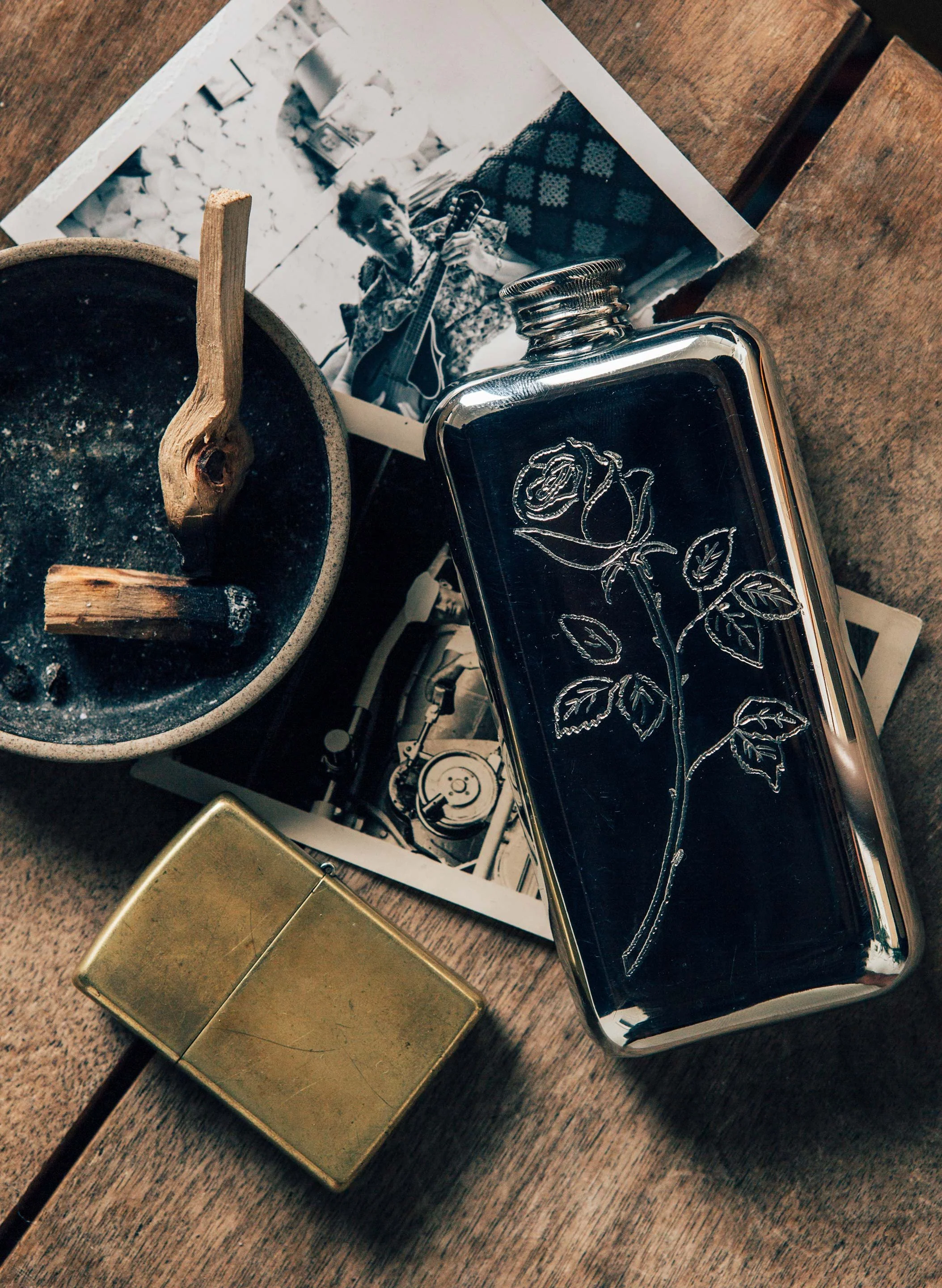 hand engraved "smell the roses" flask - Image 2