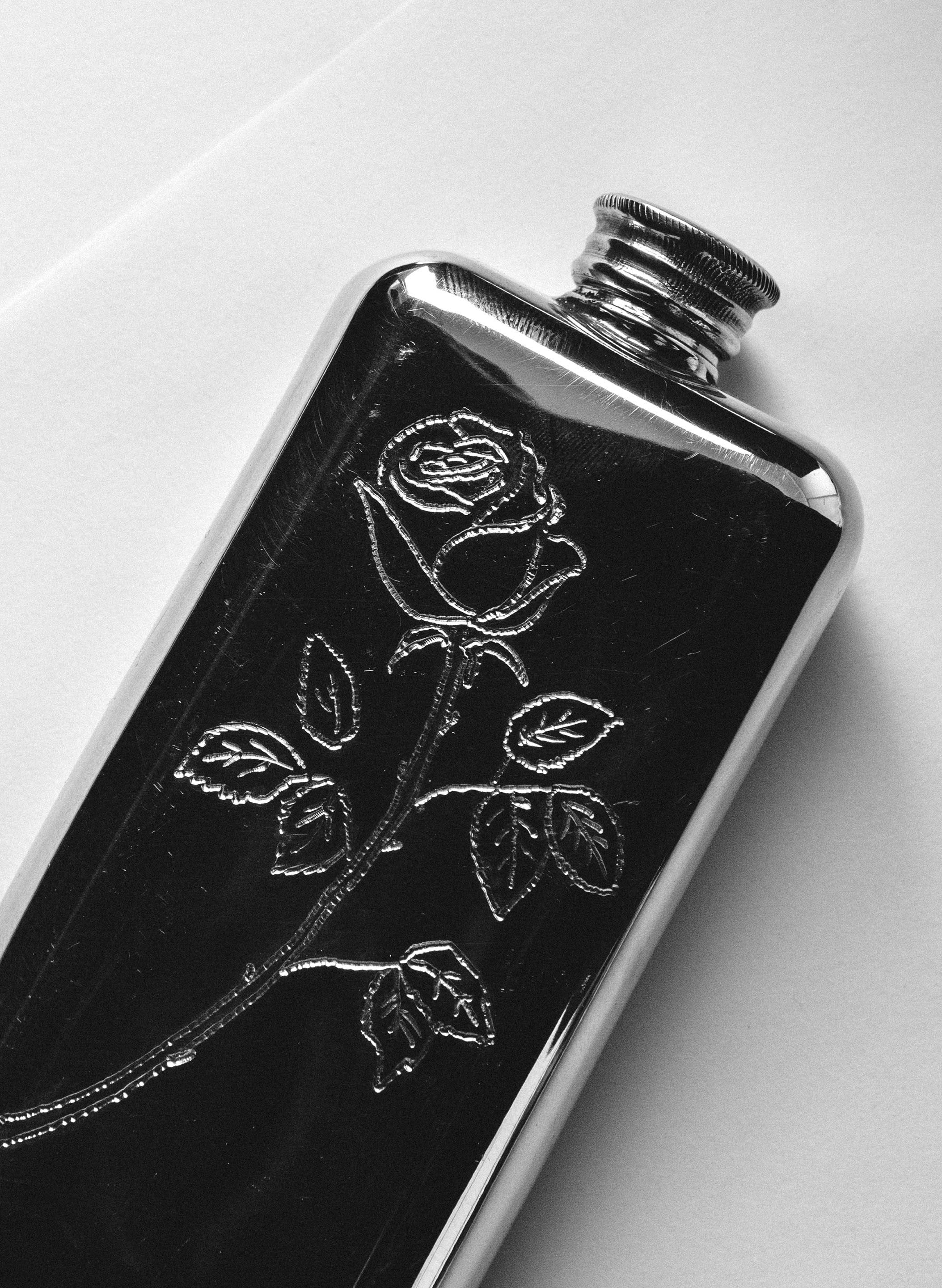hand engraved "smell the roses" flask - Image 4