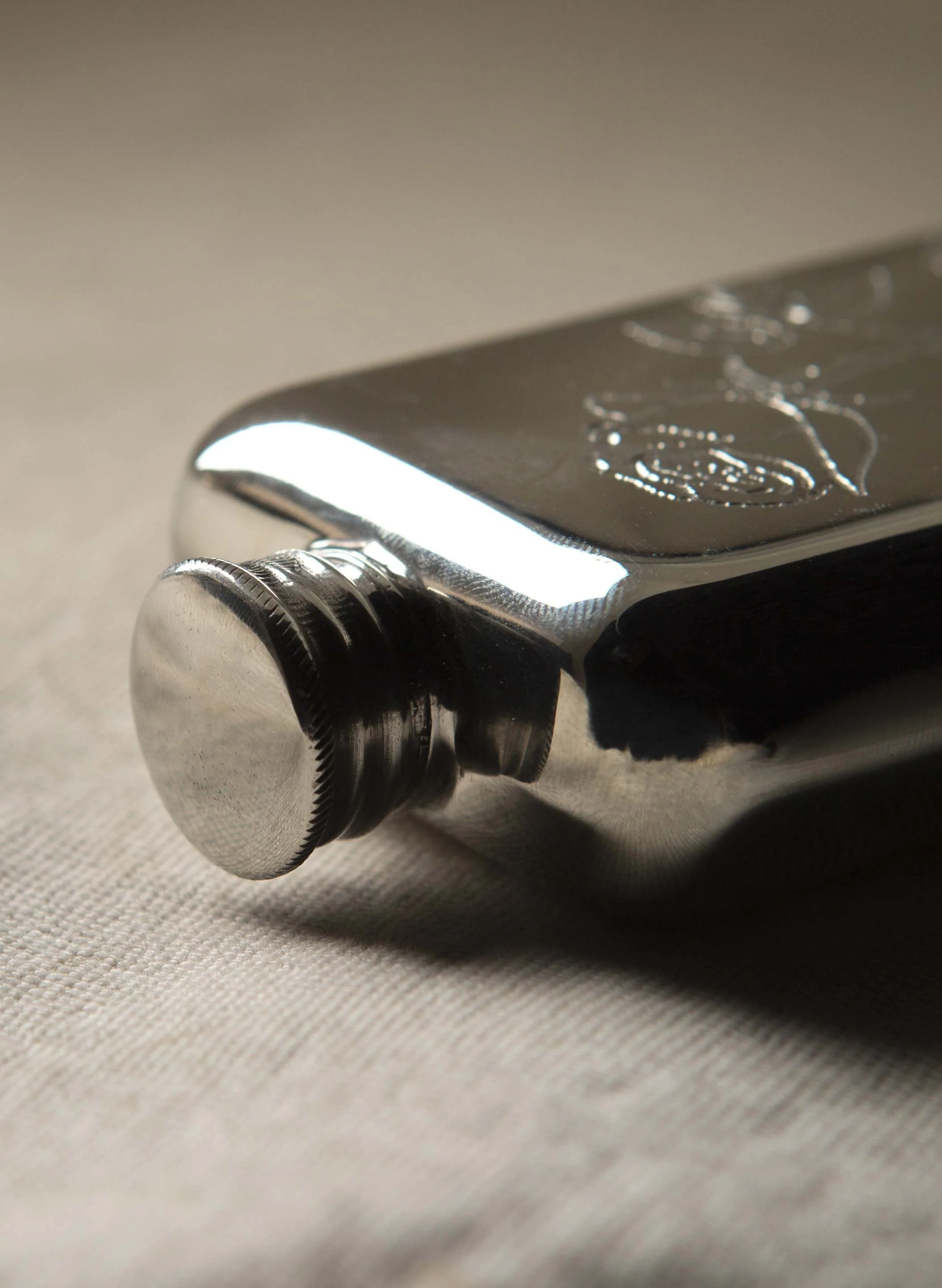 hand engraved "smell the roses" flask - Image 6