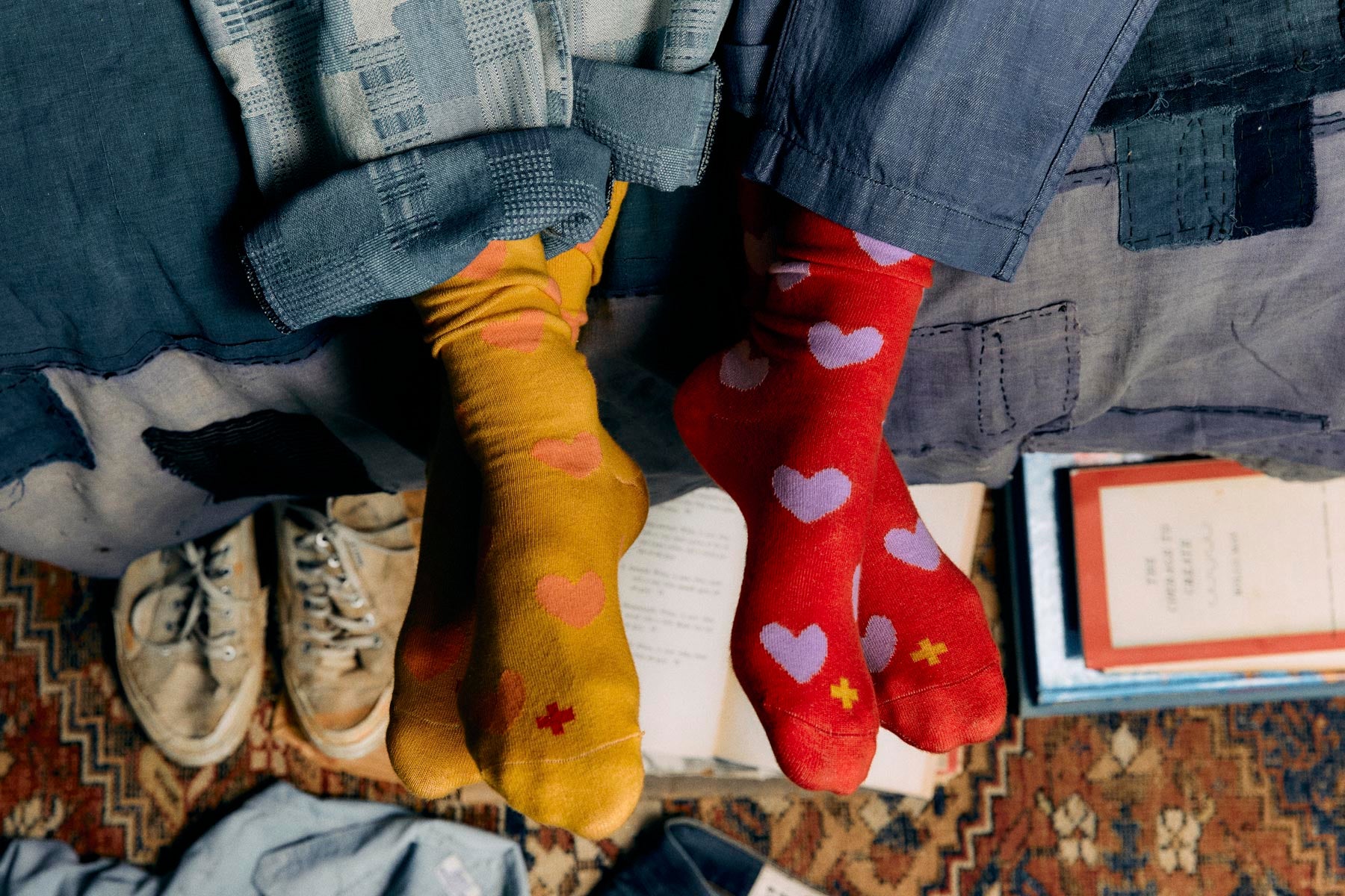 heart sock in gold - Image 4