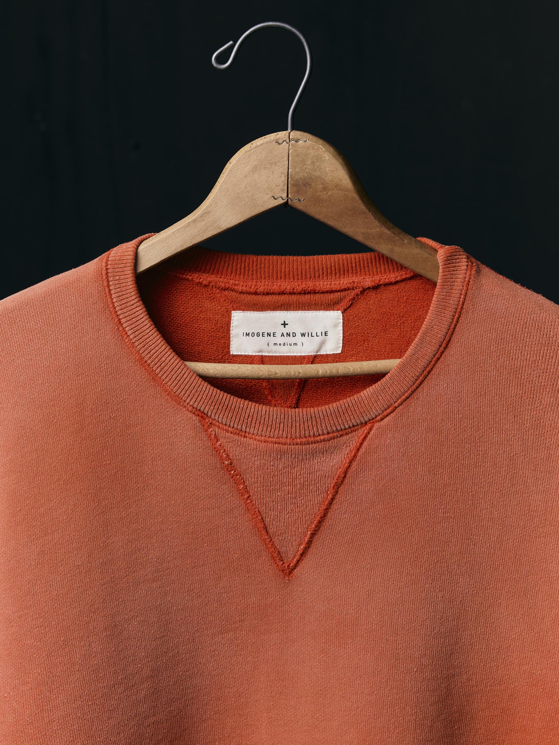 hilts sweatshirt sunfaded red - Image 4