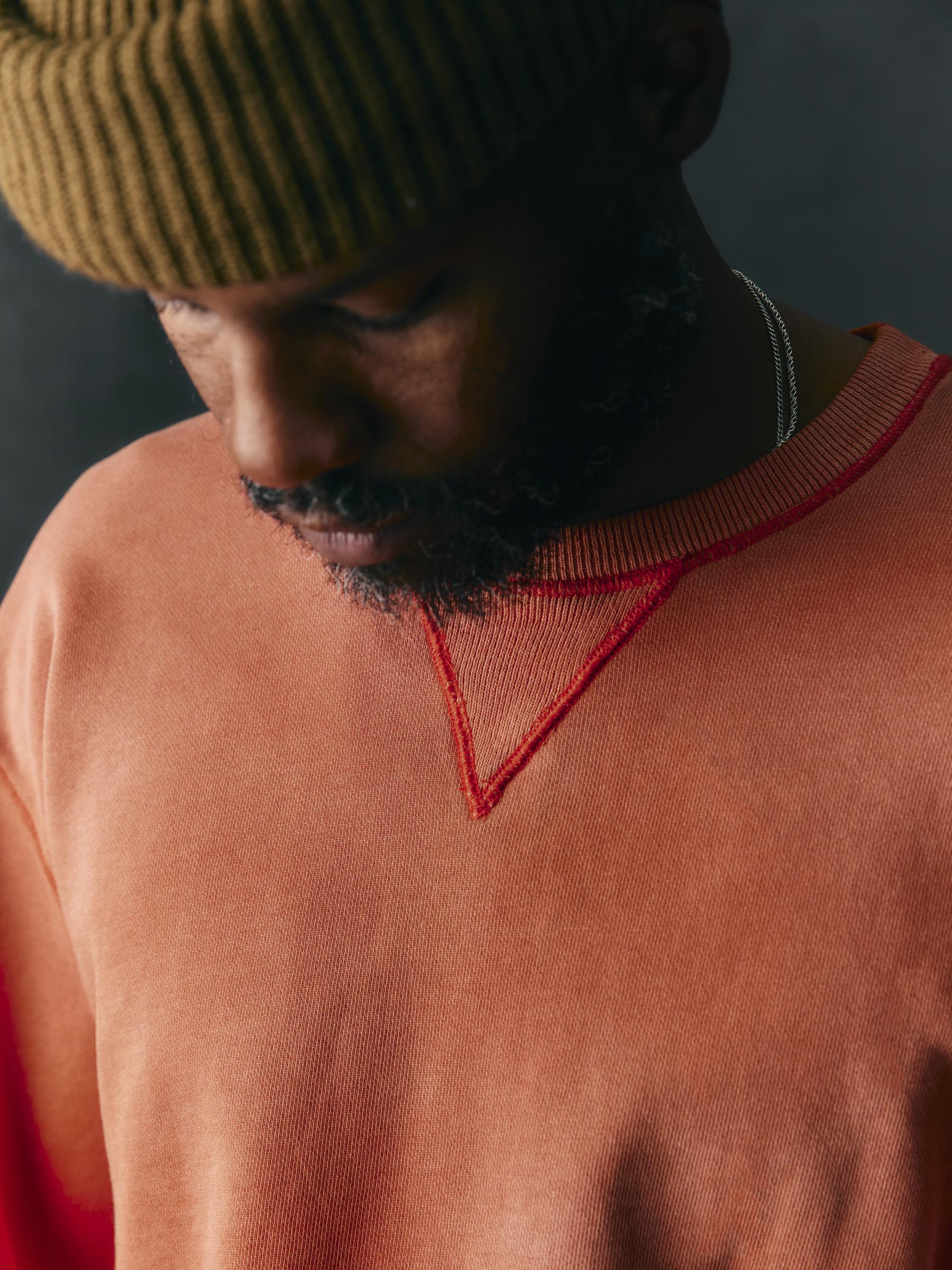 hilts sweatshirt sunfaded red - Image 7
