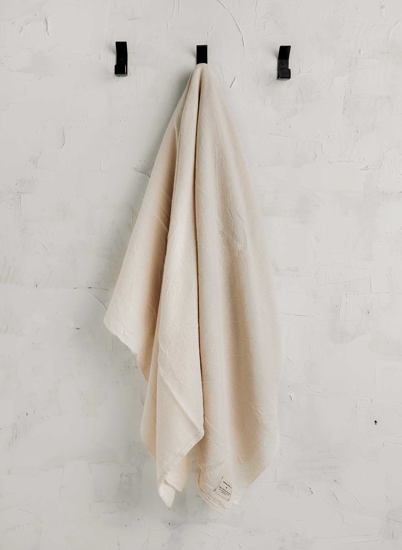 i+w x family heirloom weavers cotton throw in natural - Image 8