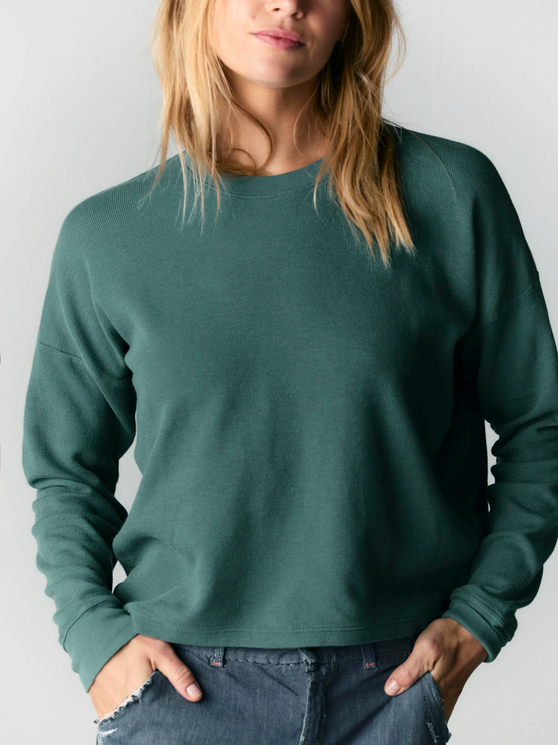 long sleeve midweight crew in spruce - Image 5