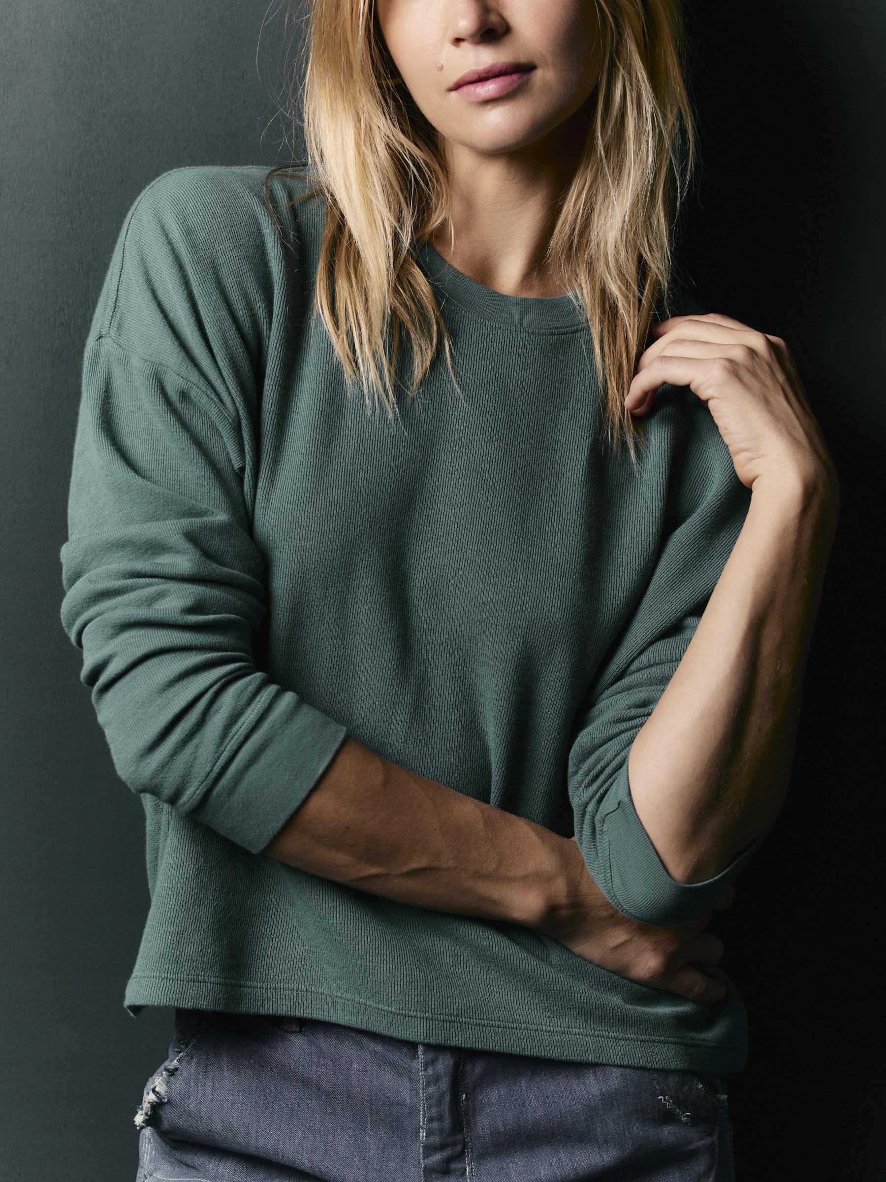 long sleeve midweight crew in spruce - Image 6