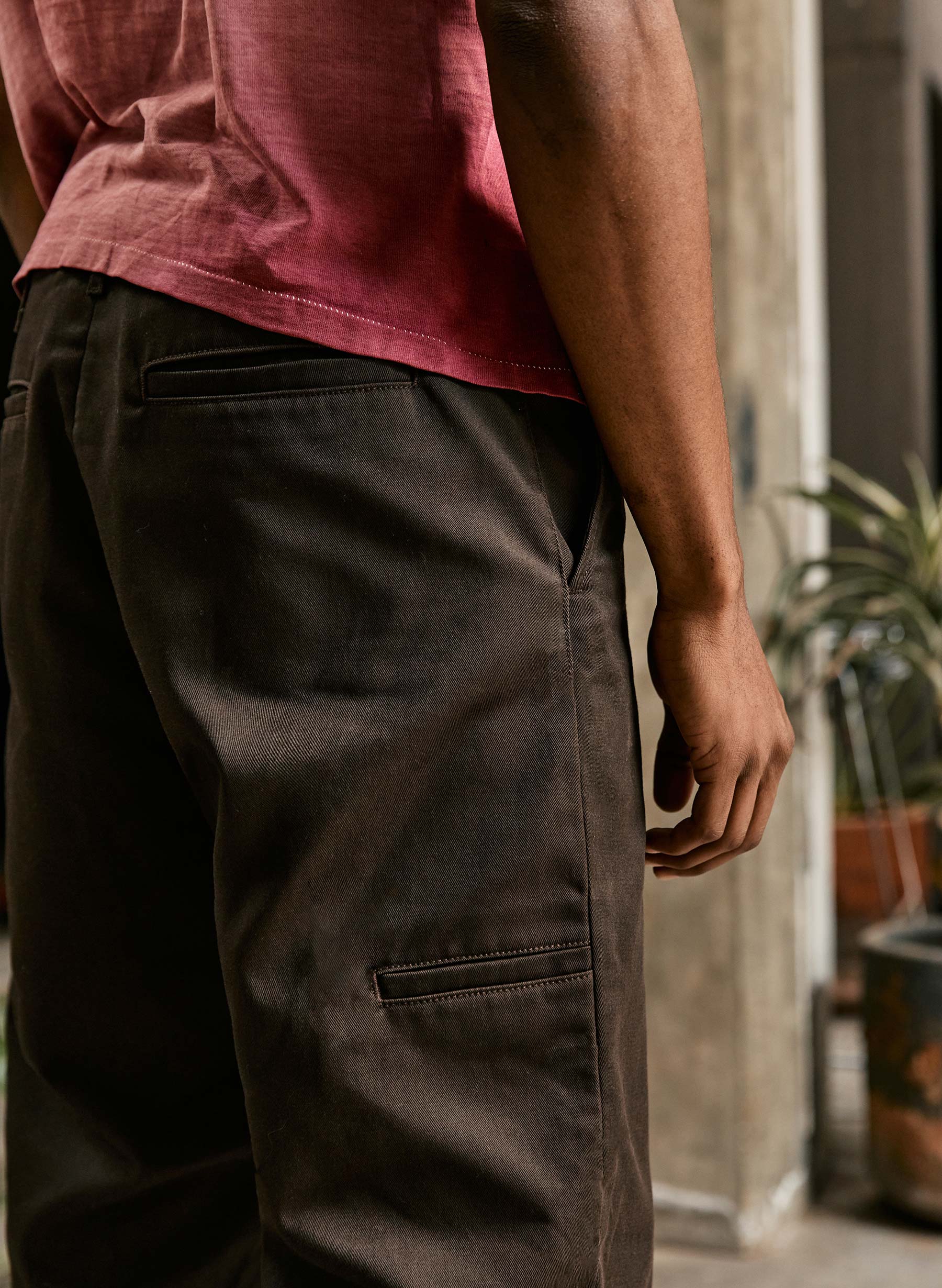 oceanside relaxed pant in brown - Image 4