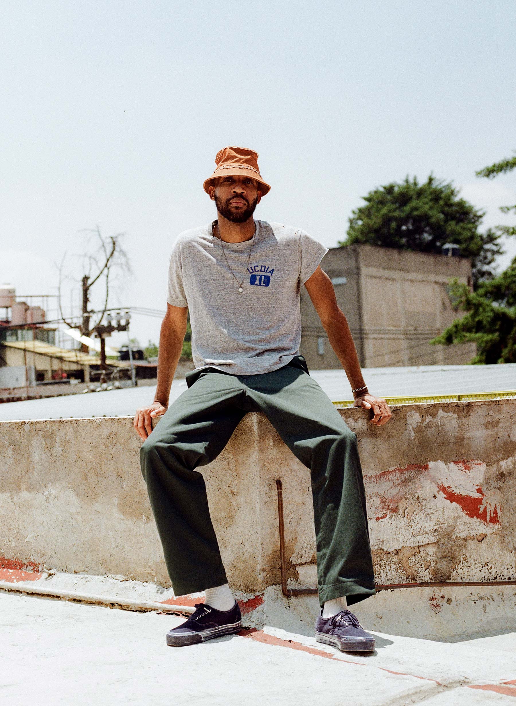 oceanside relaxed pant in spruce - Image 3