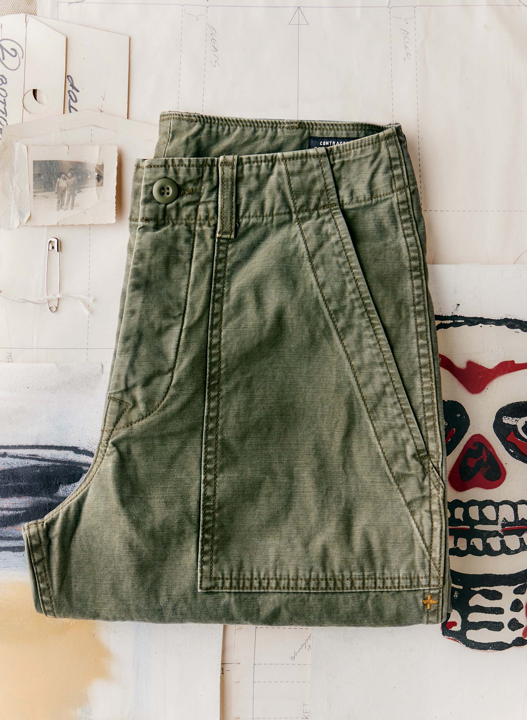 oliver military trouser in olive - Image 7