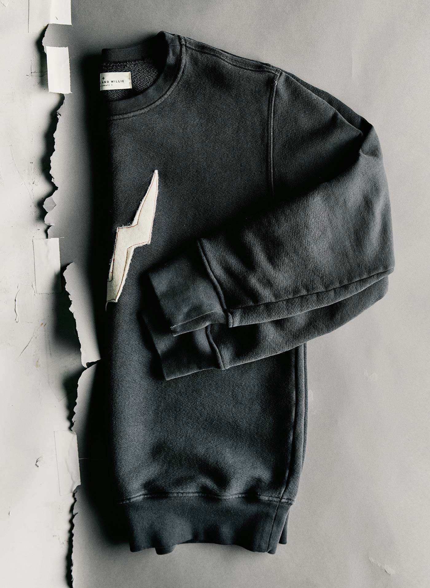 the "bolt" sweatshirt in black - Image 7