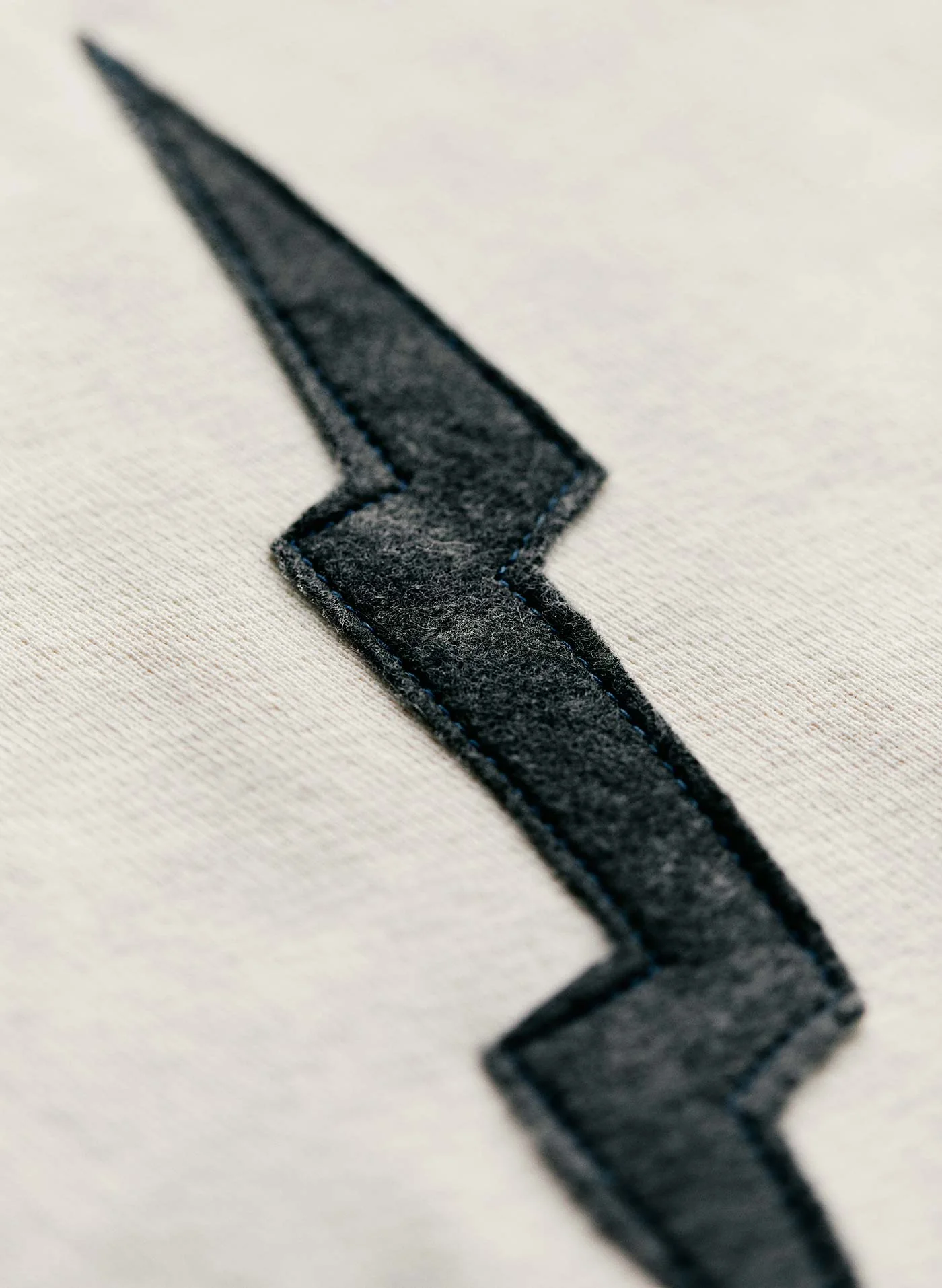 the "bolt" sweatshirt in white - Image 6
