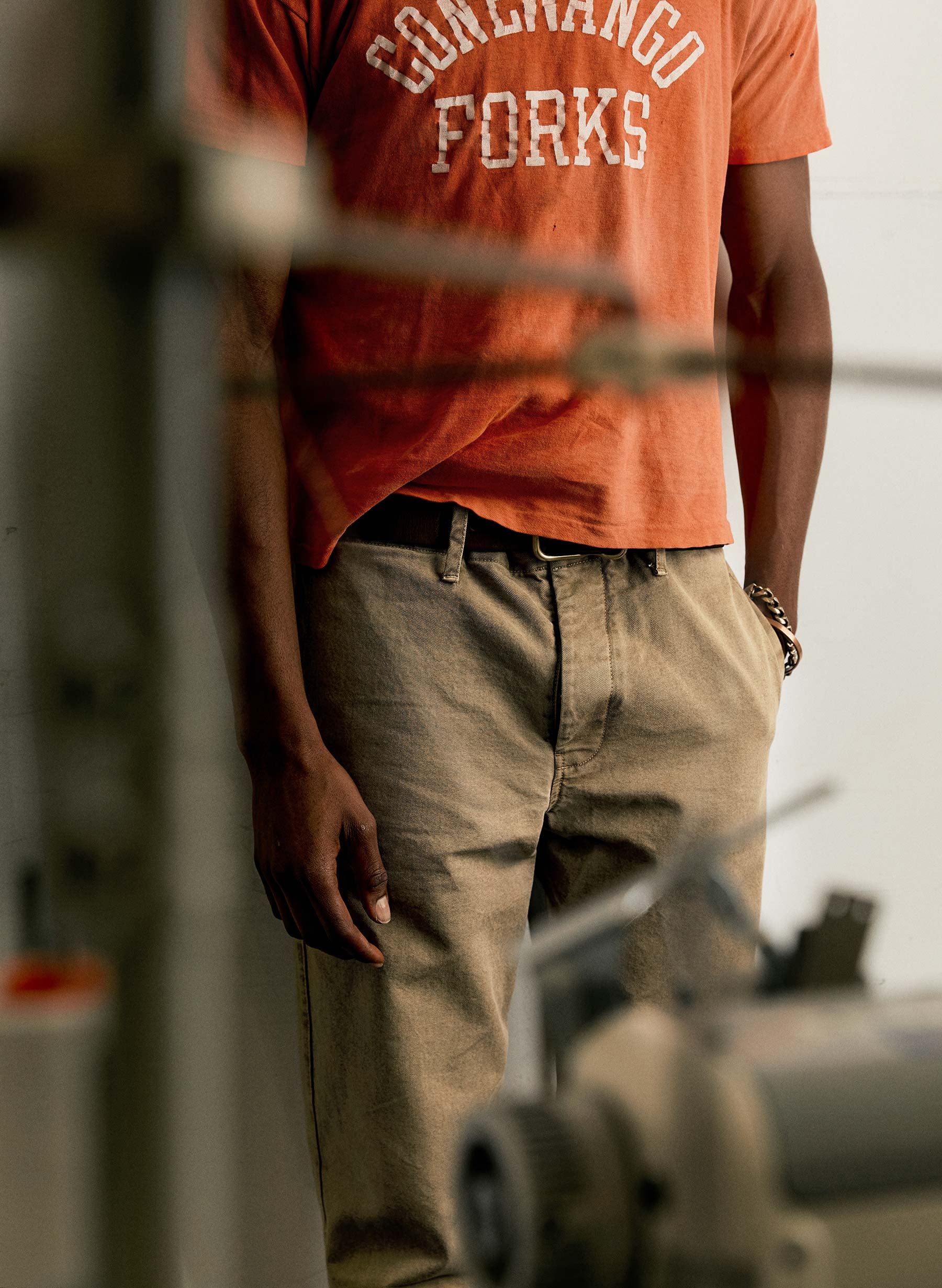 the all american chino in field tan - Image 10