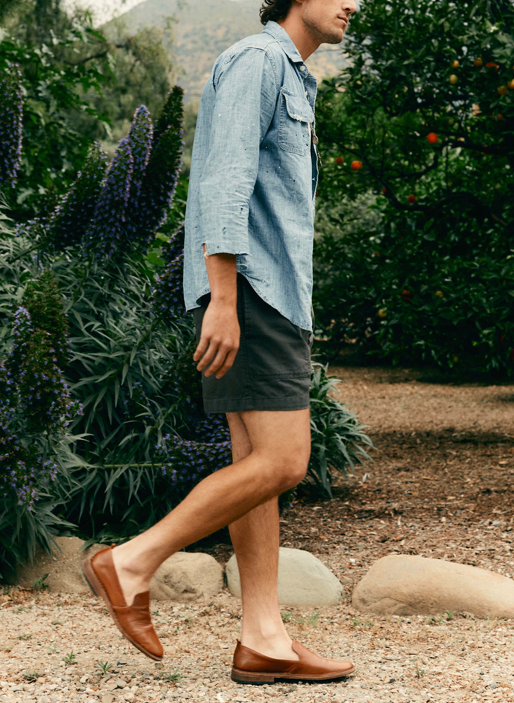 the canvas lounge short in faded black - Image 7