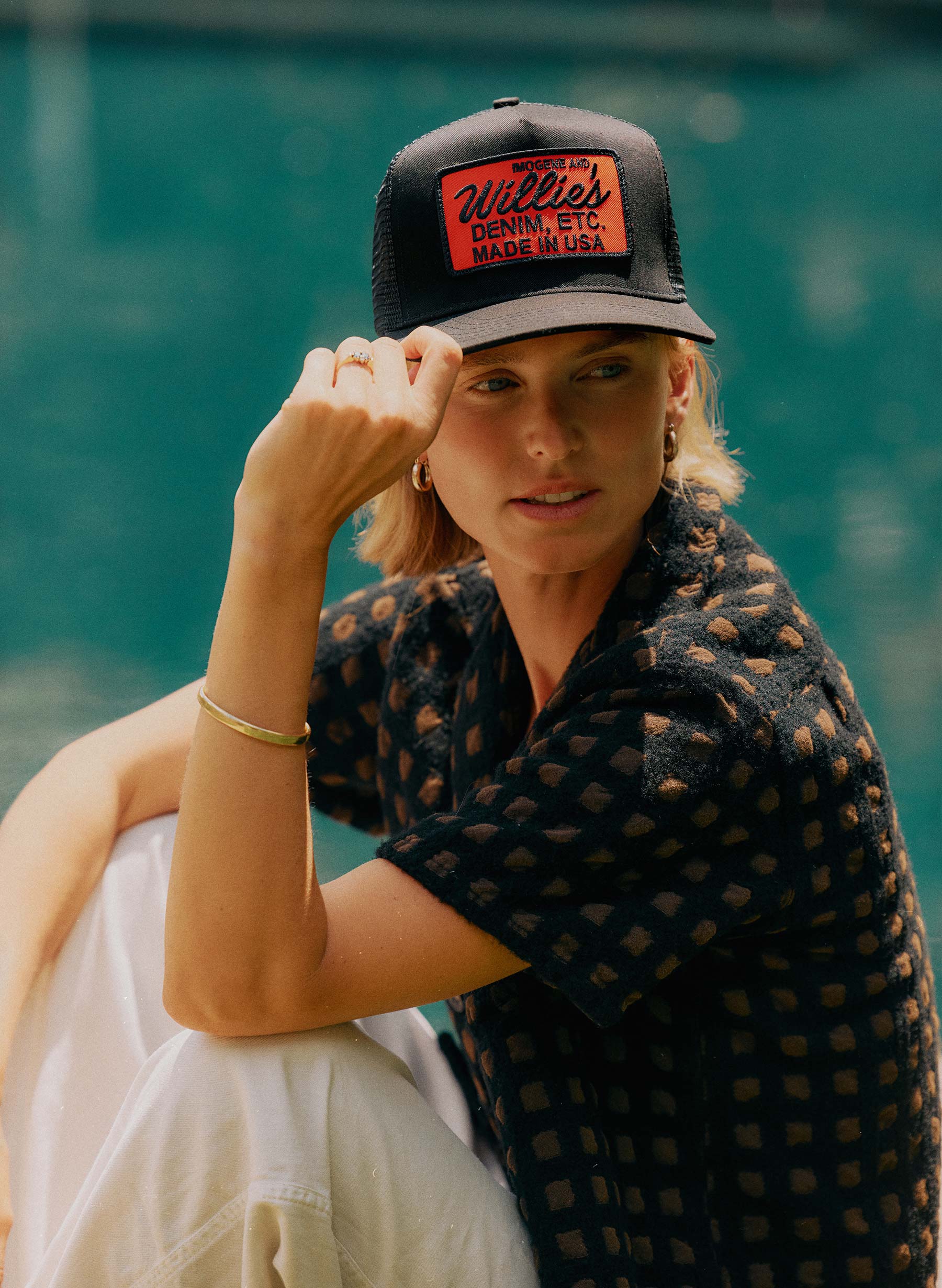 the "denim etc" trucker in black - Image 5