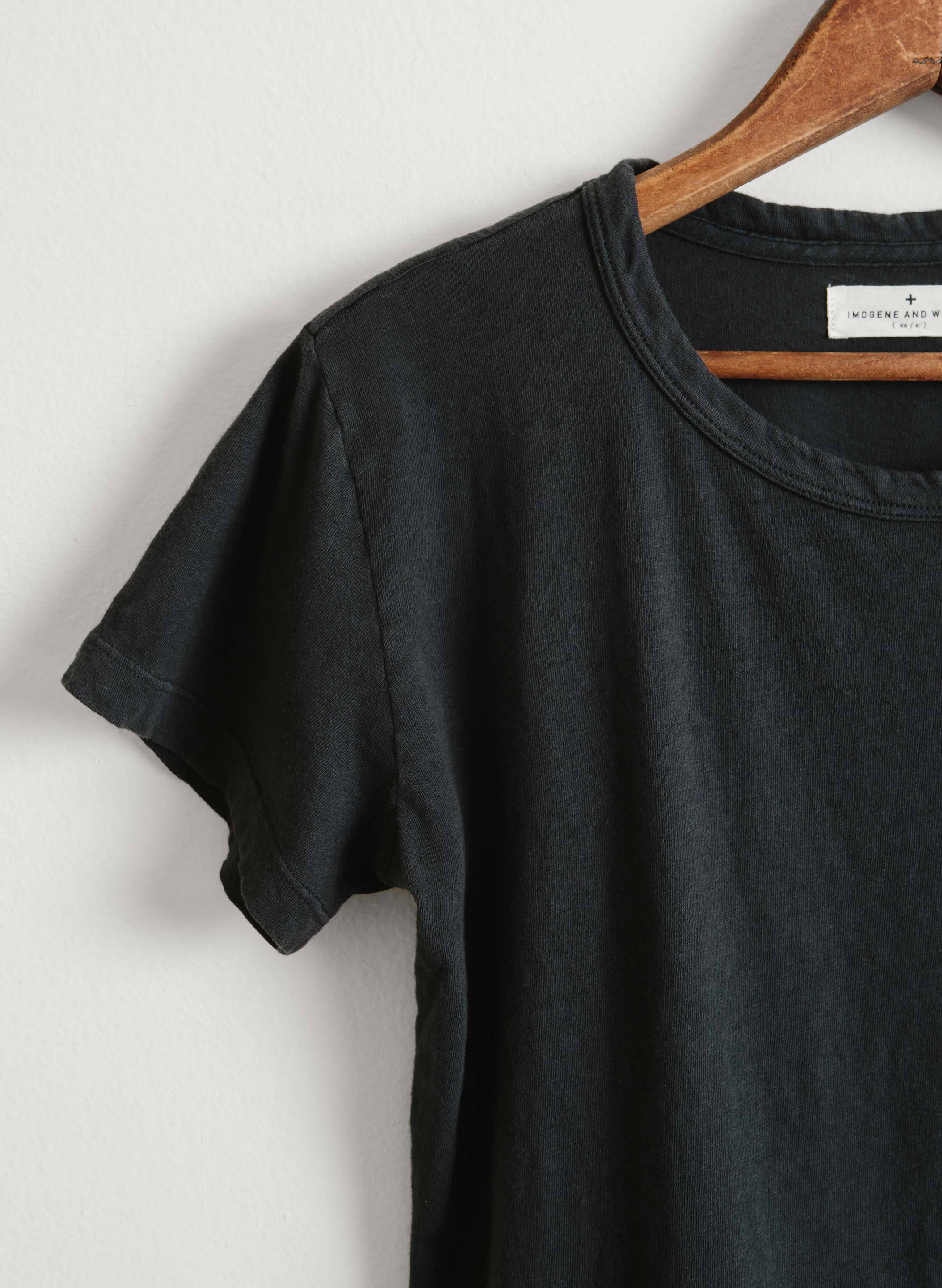the drop tee in faded black - Image 5