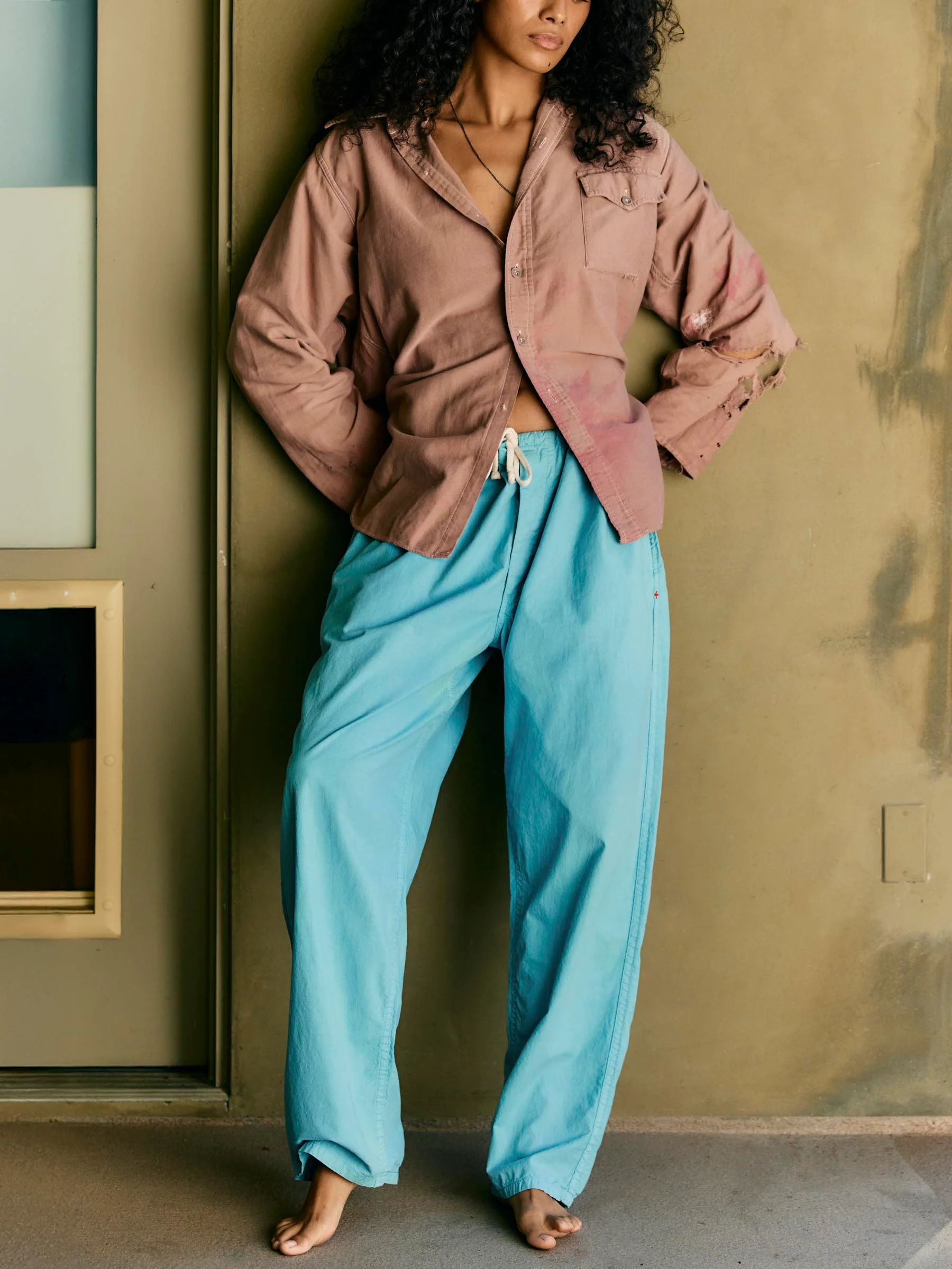 the lounge pant in aqua poplin - Image 3