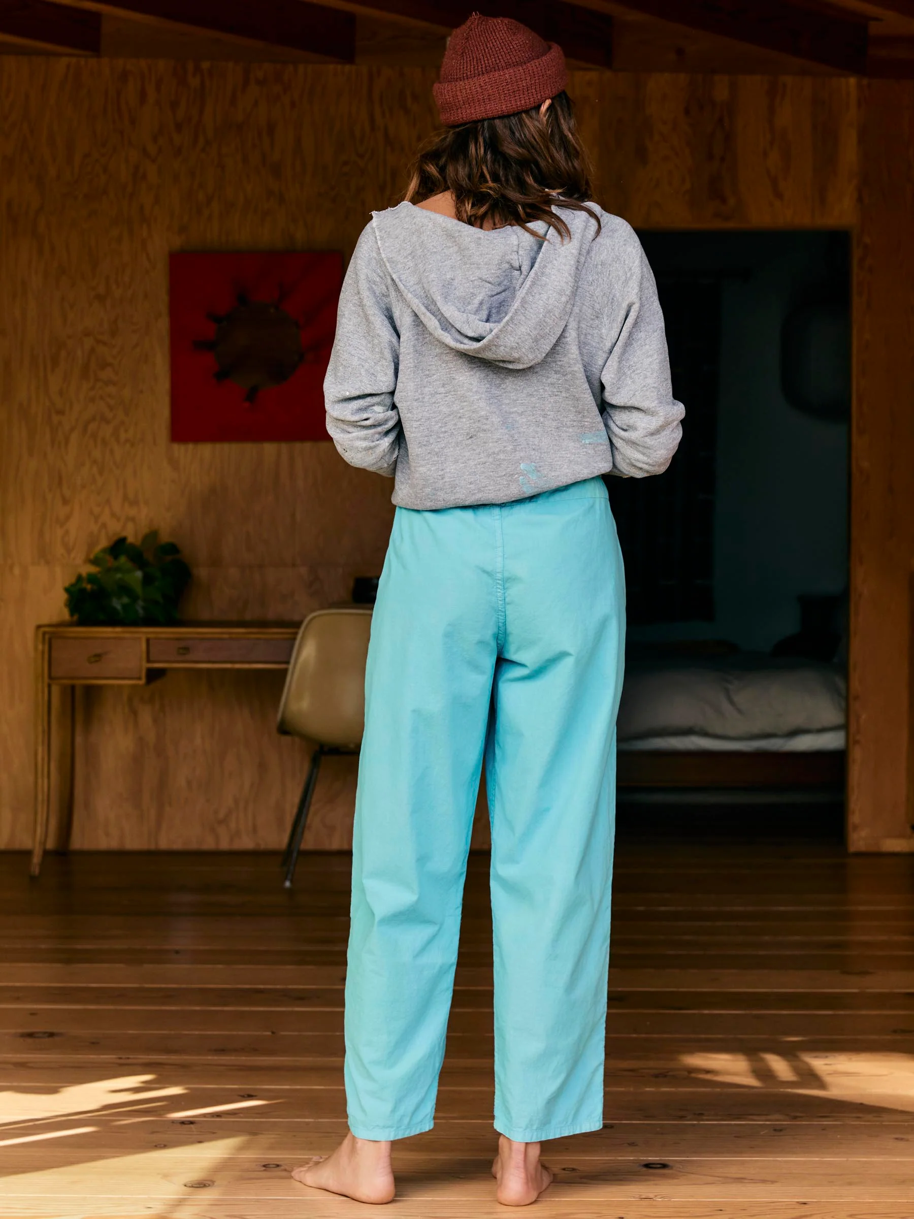 the lounge pant in aqua poplin - Image 8
