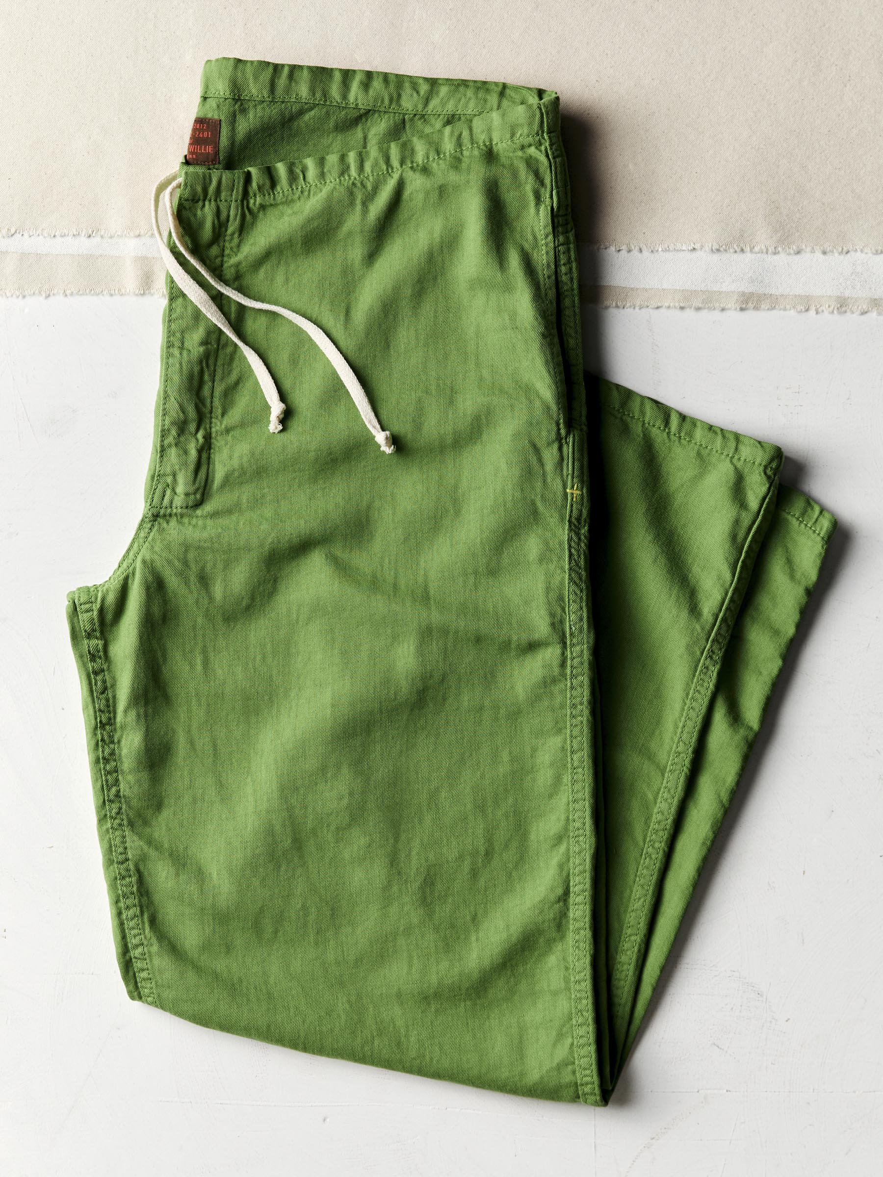 the lounge pant in fern green - Image 10