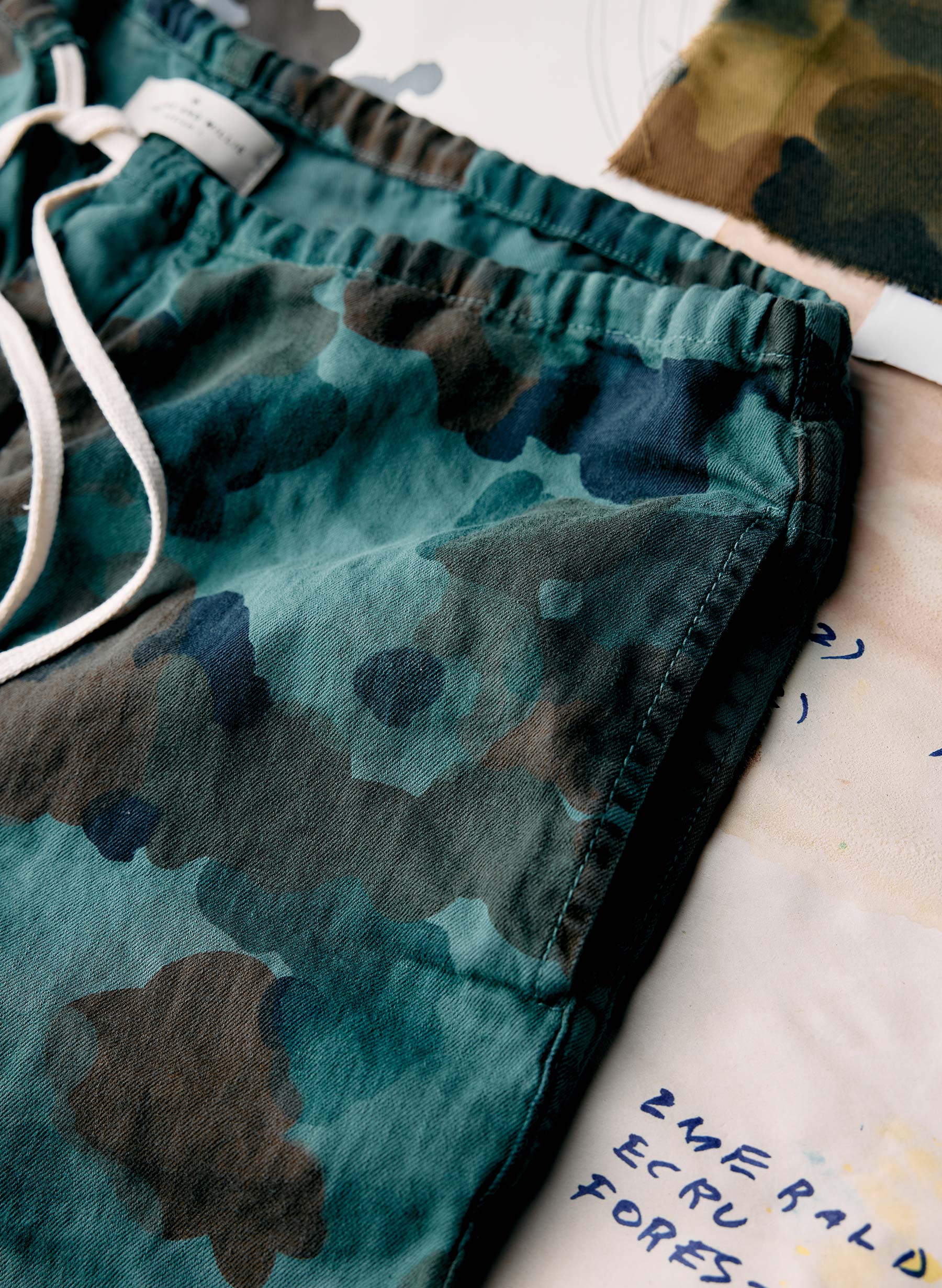 the lounge pant in painted camo - Image 5