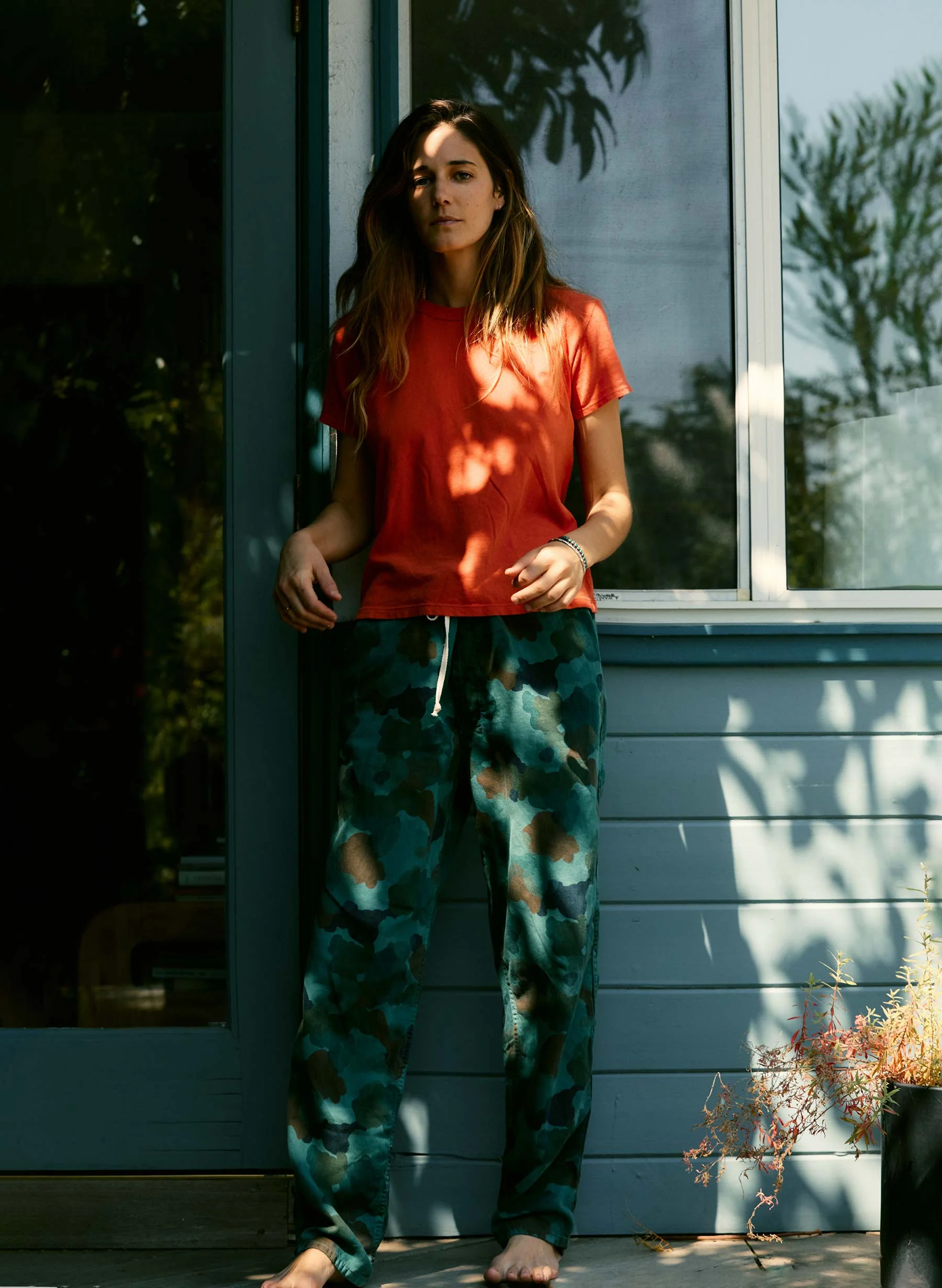 the lounge pant in painted camo - Image 8