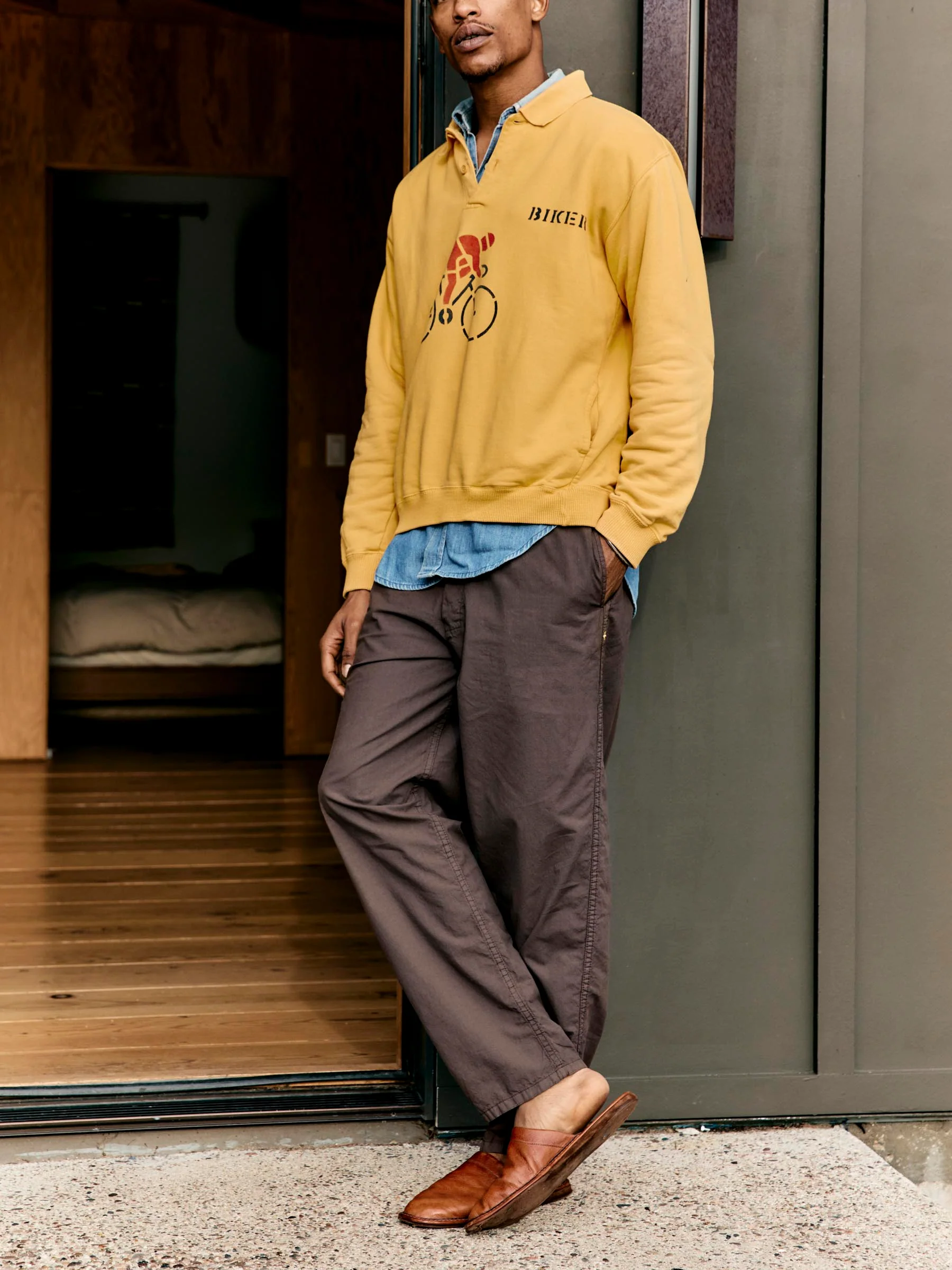 the lounge pant in umber poplin - Image 4