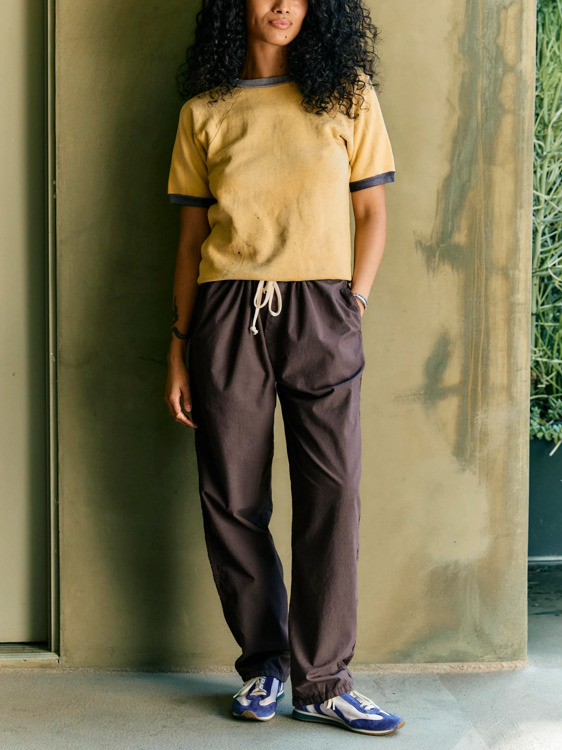 the lounge pant in umber poplin - Image 7