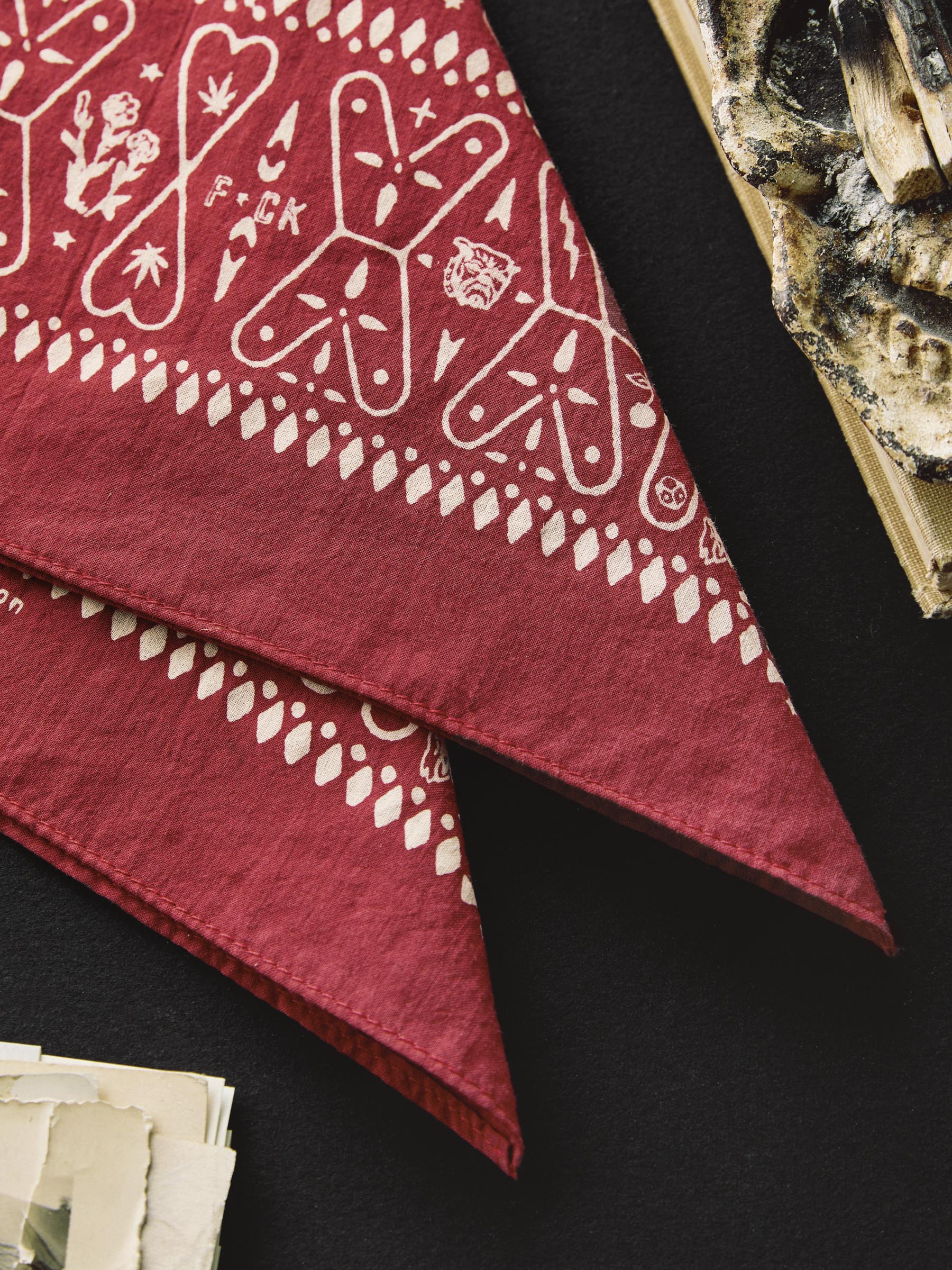 the "muerte" bandana in red - Image 4