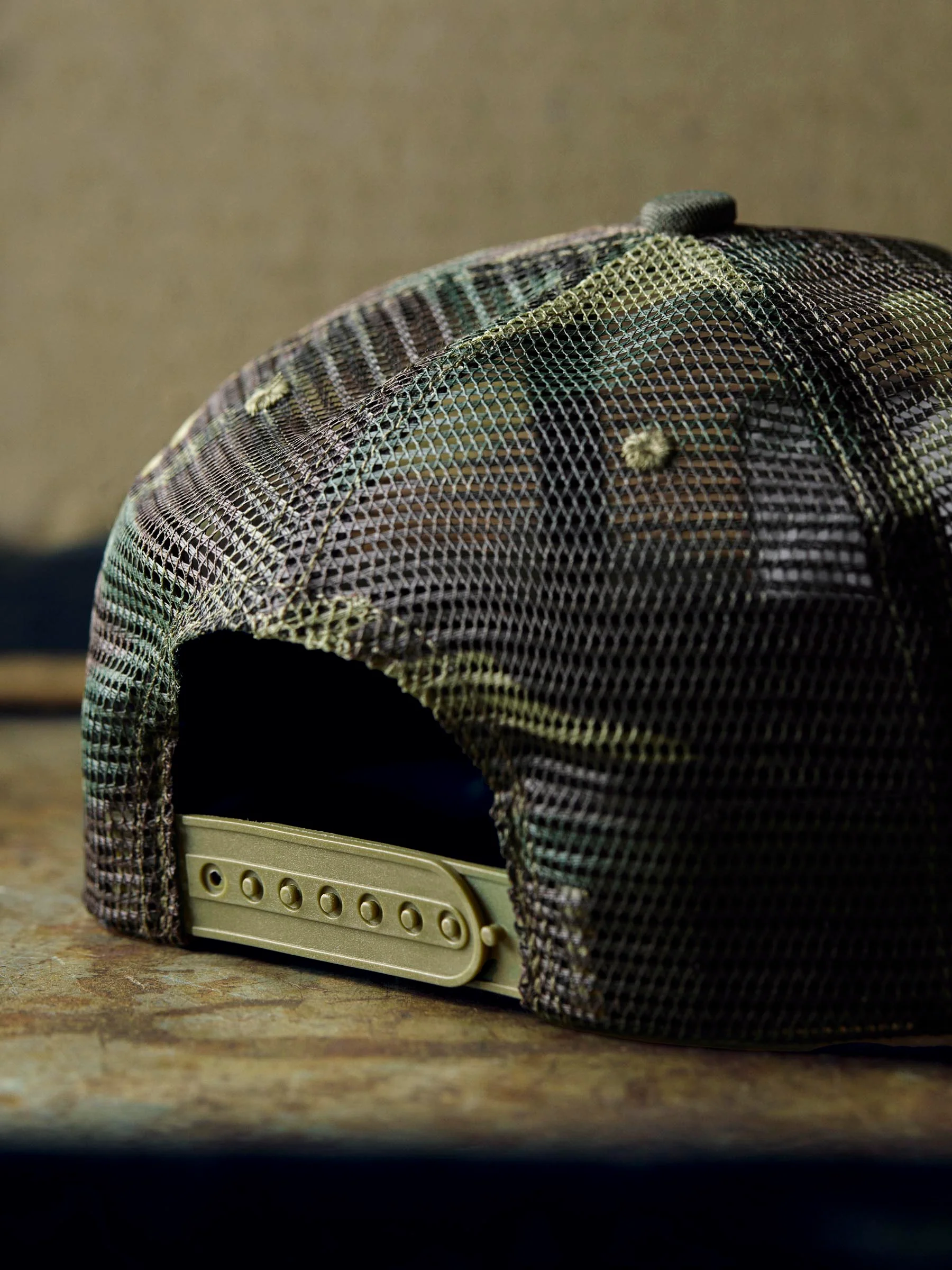 the "service station" mesh trucker in camo - Image 5
