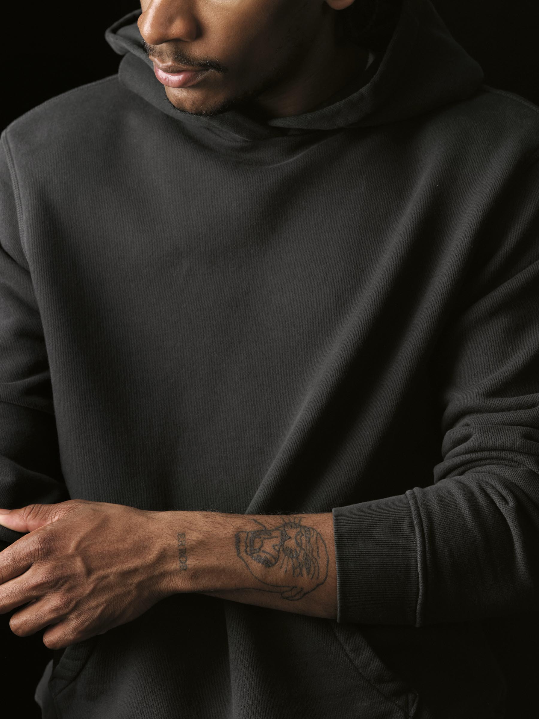 davenport hoodie in faded black - Image 4